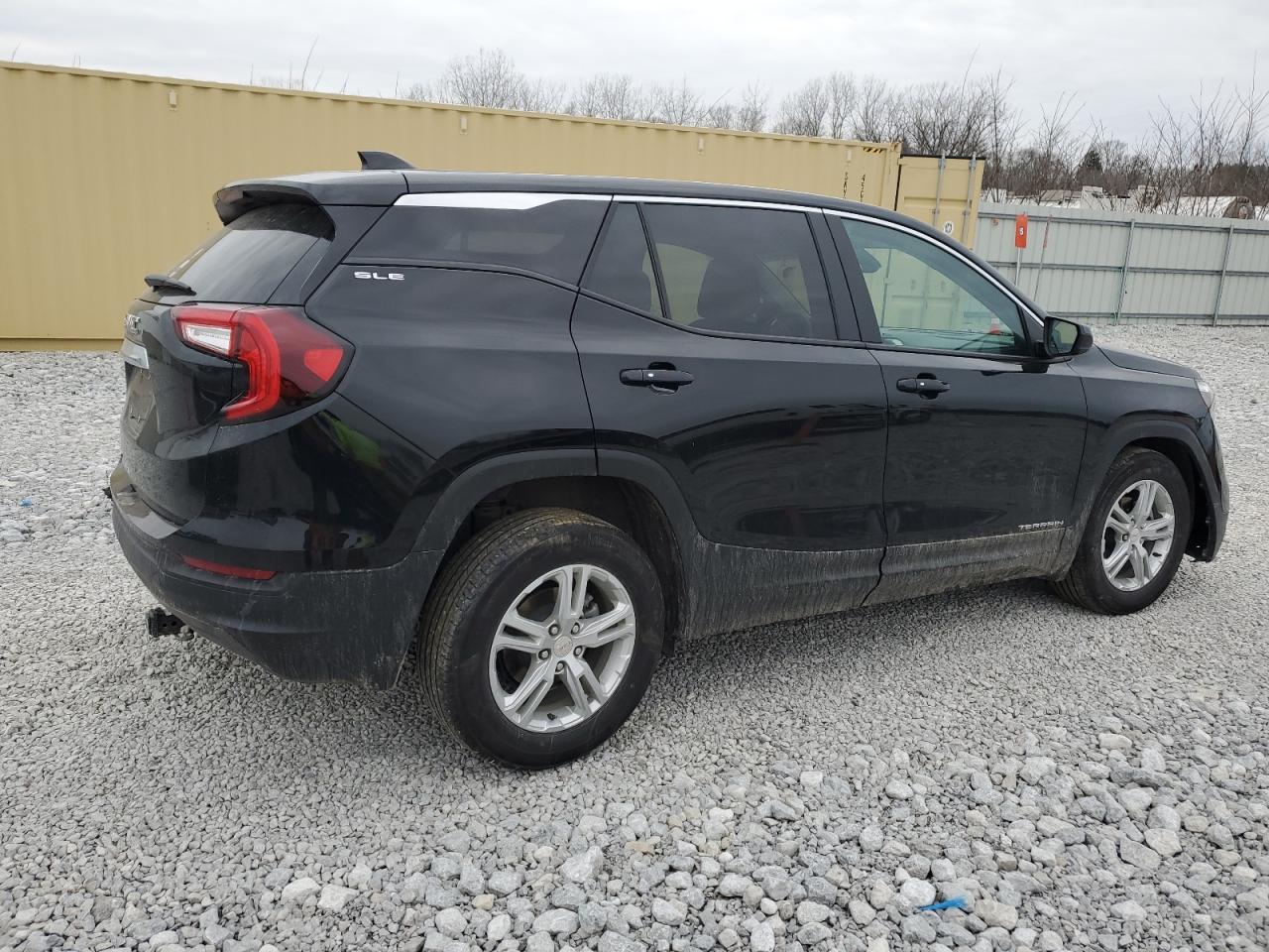 2022 GMC Terrain - Image 3