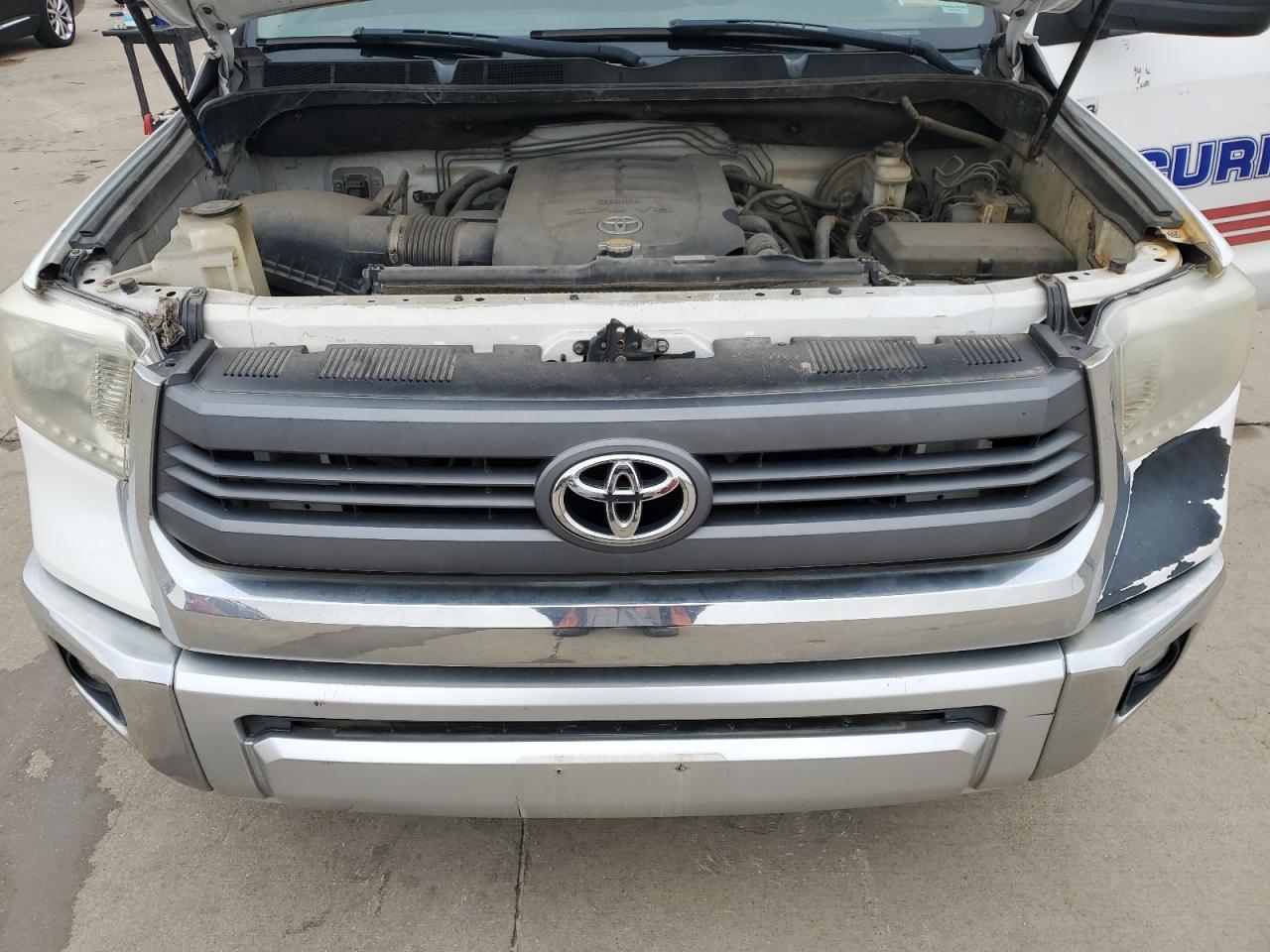 2014 Toyota Tundra - Image 11
