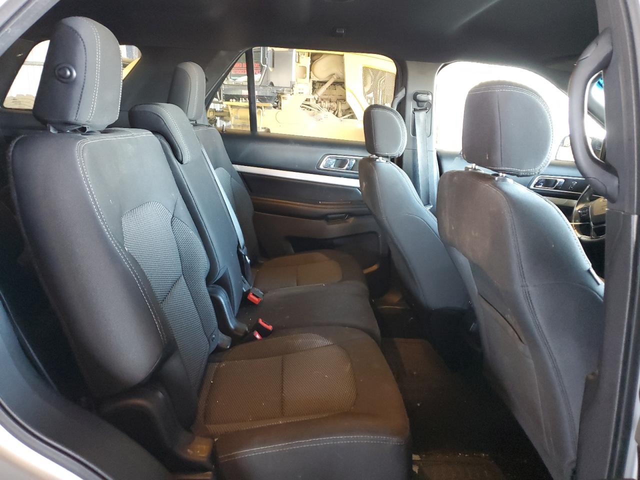 2016 Ford Explorer - Image 11