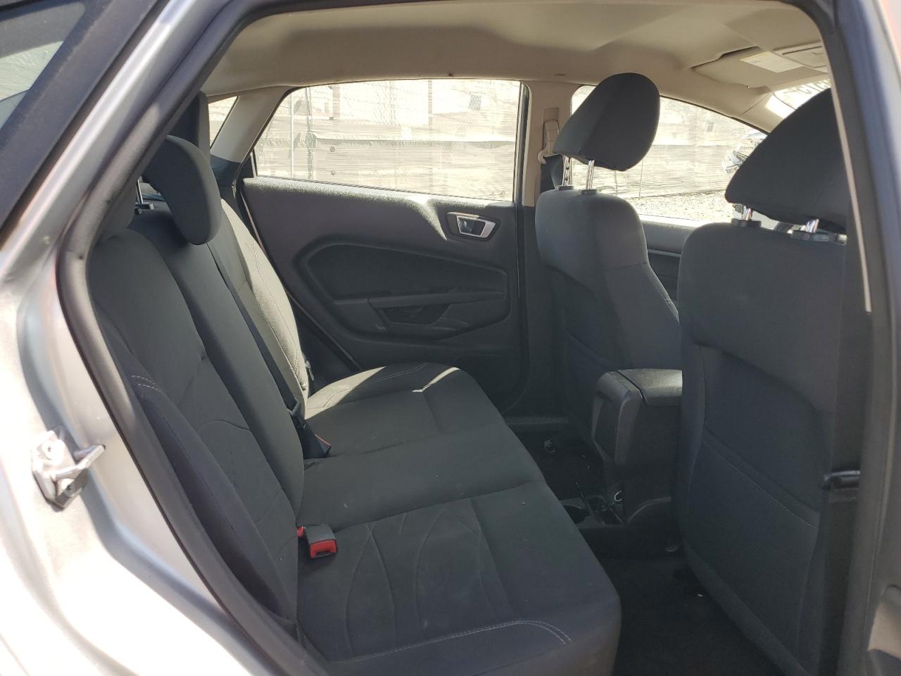 2015 Ford Fiesta - Image 10