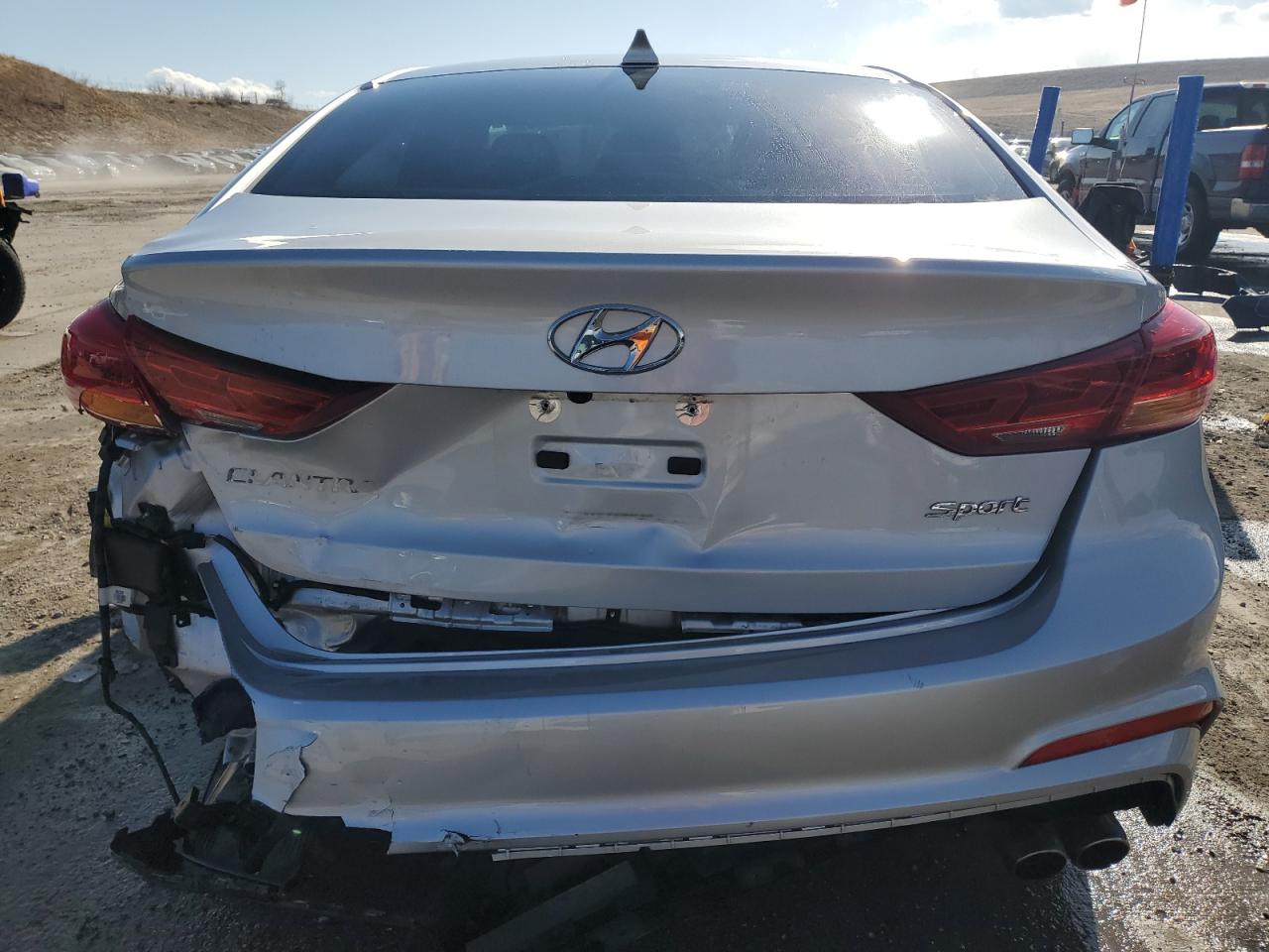 2018 Hyundai Elantra - Image 6