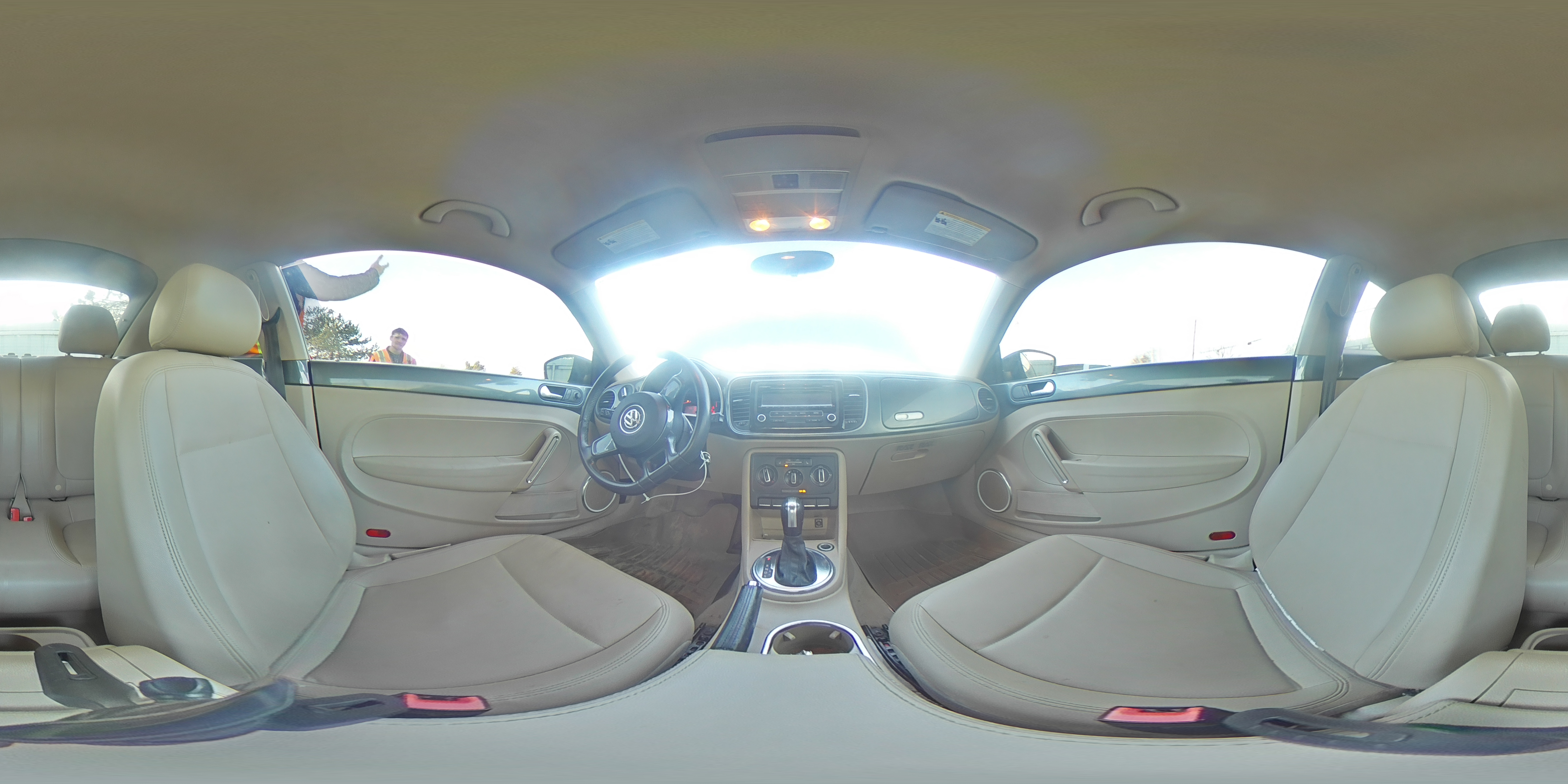 2013 Volkswagen Beetle - Image 13