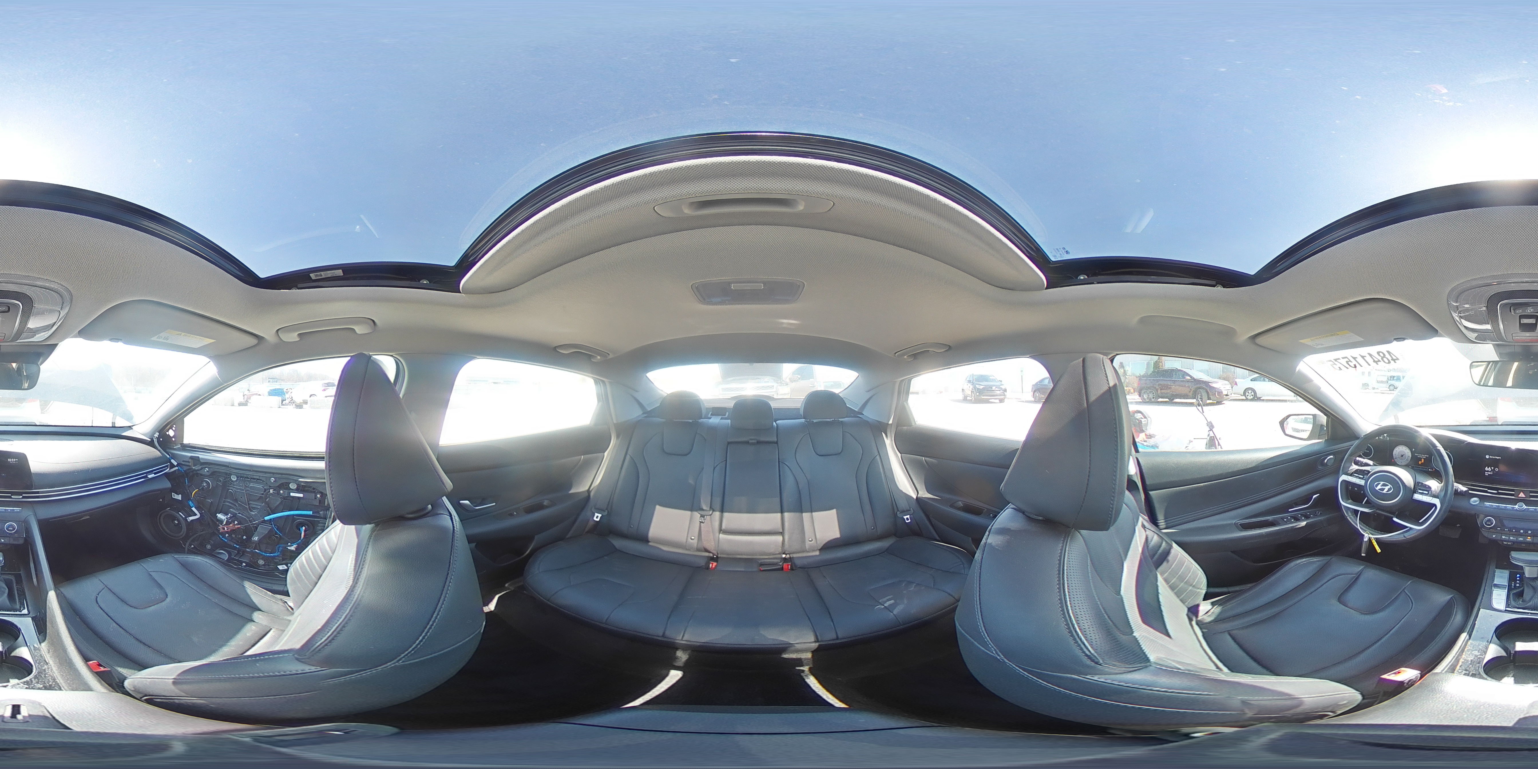 2022 Hyundai Elantra - Image 15
