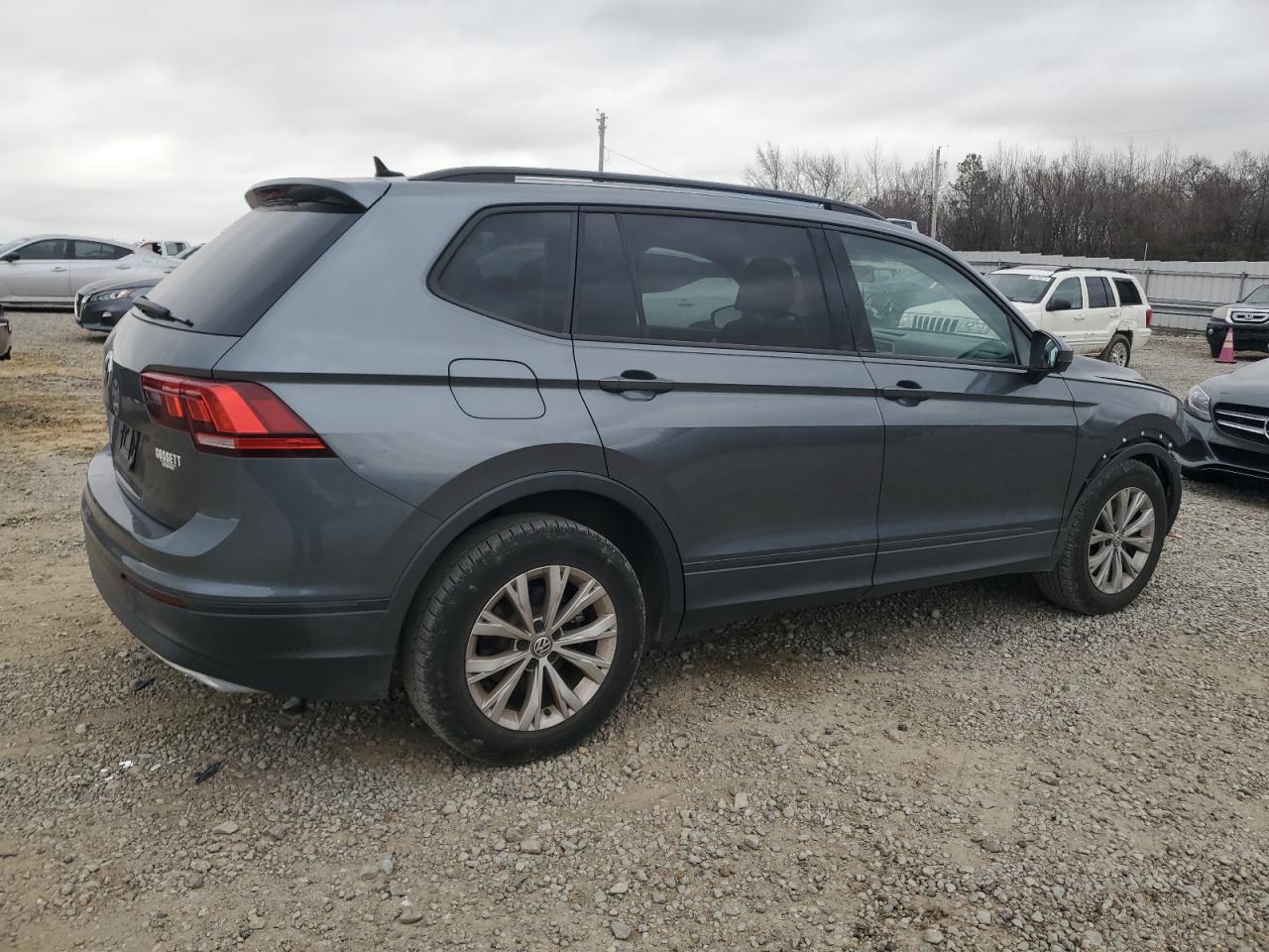2020 Volkswagen Tiguan - Image 3
