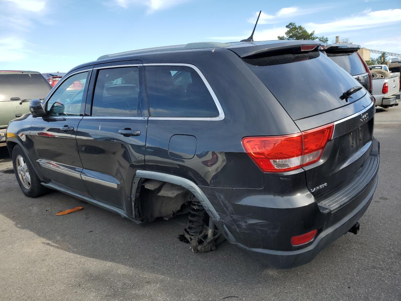 2011 Jeep Grand Cherokee - Image 2