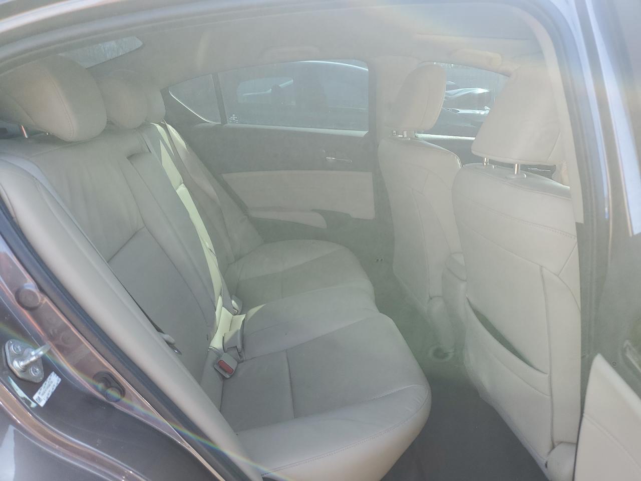 2015 Acura ILX - Image 10