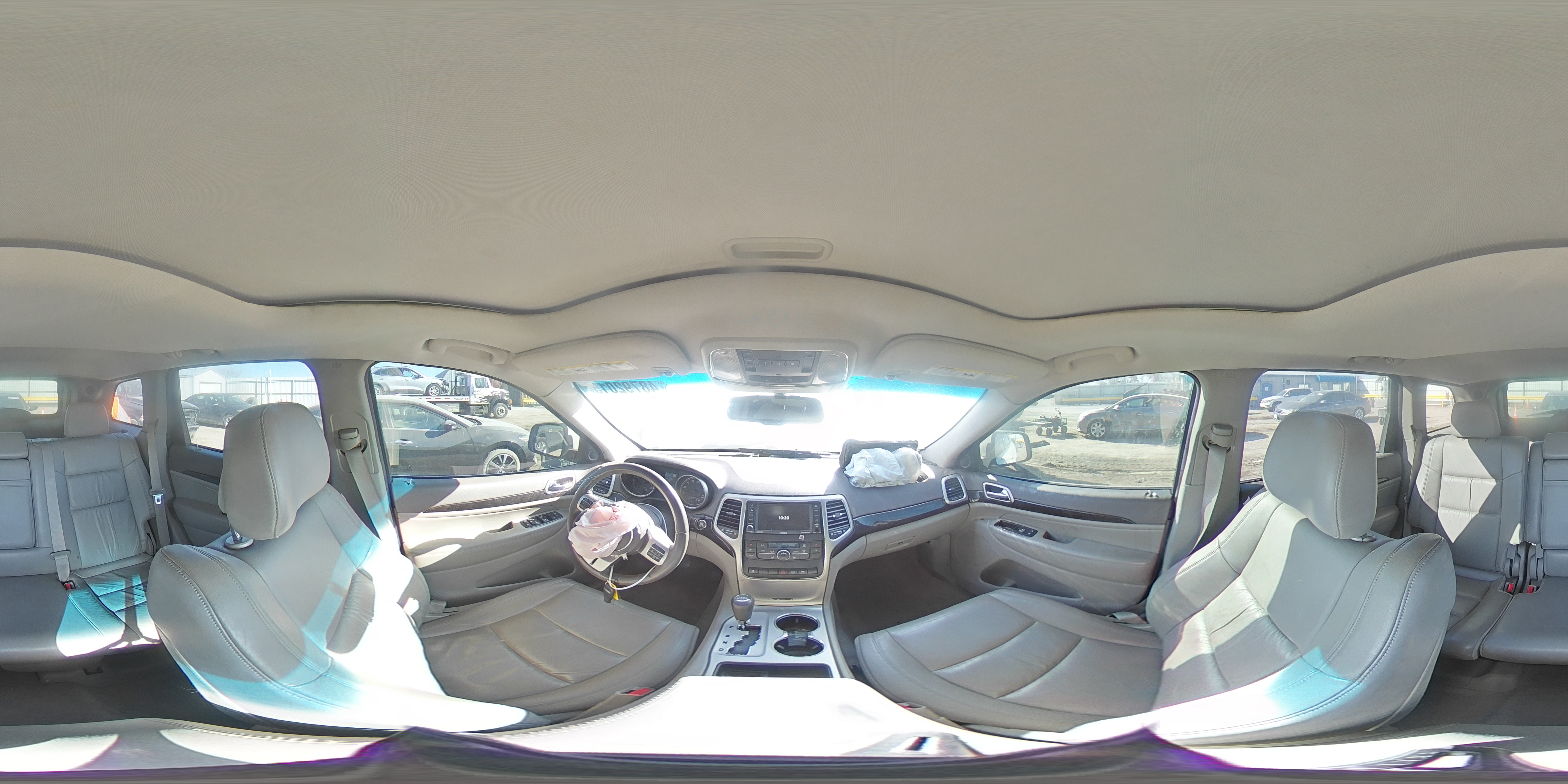 2012 Jeep Grand Cherokee - Image 14