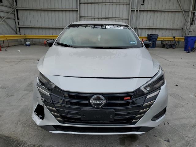  NISSAN VERSA 2024 Silver