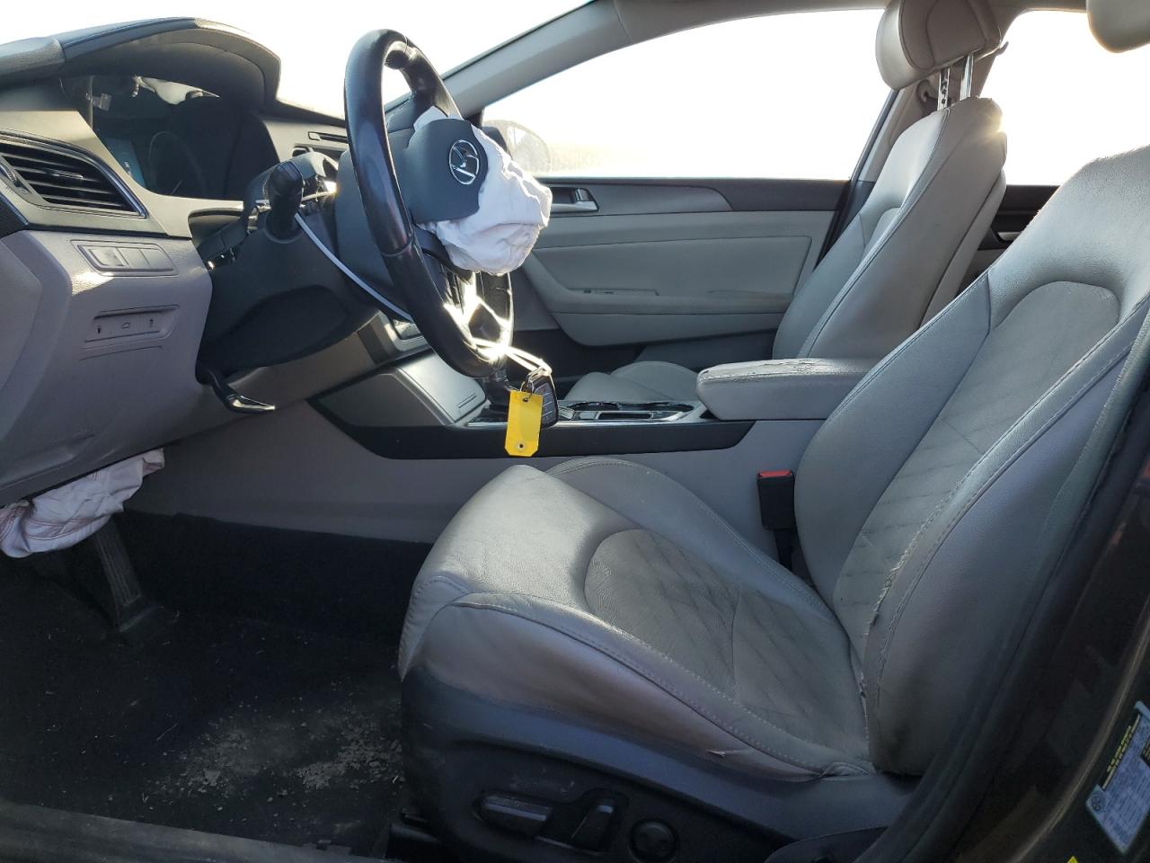 2016 Hyundai Sonata - Image 7
