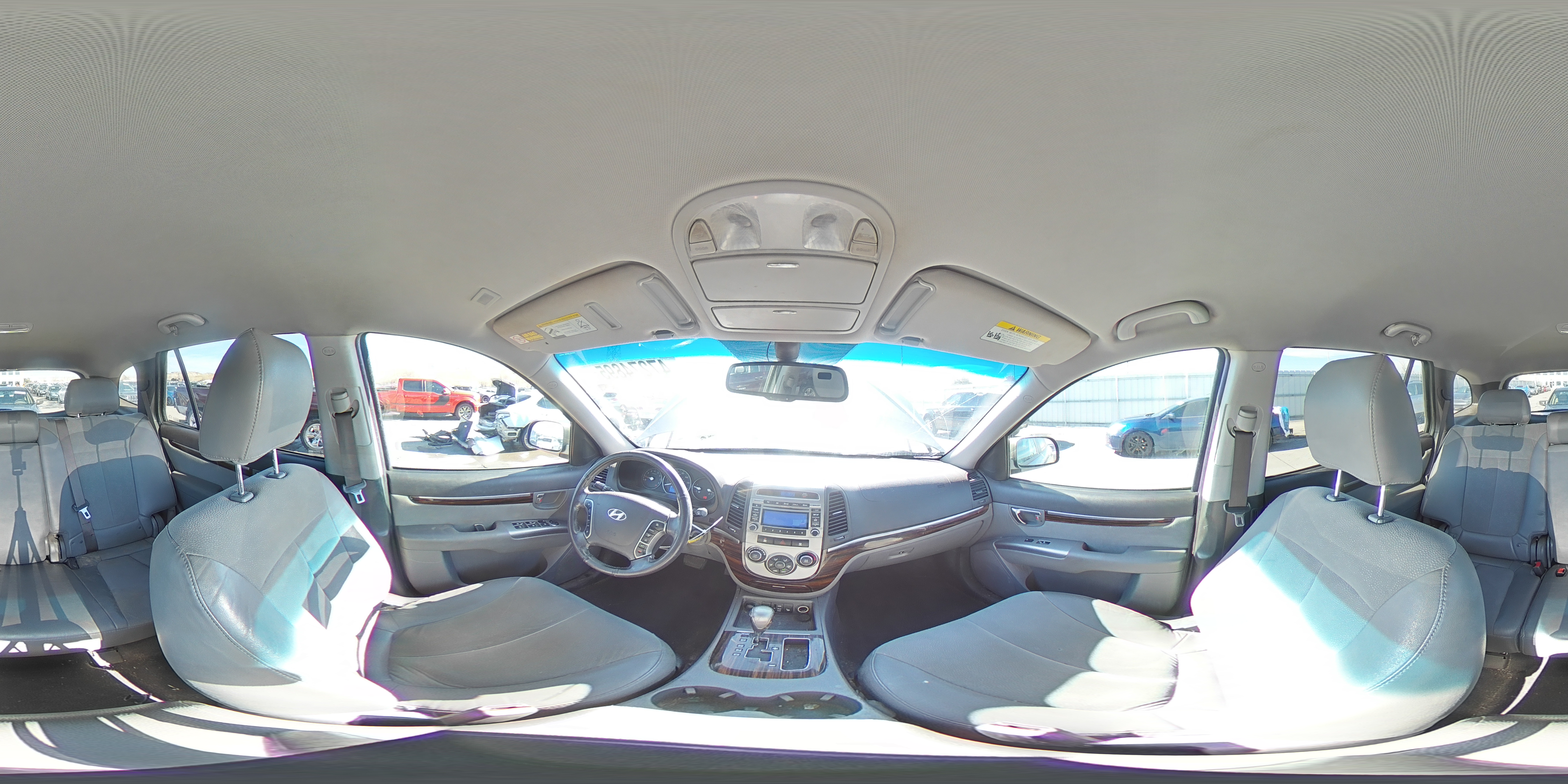 2012 Hyundai Santa Fe - Image 16