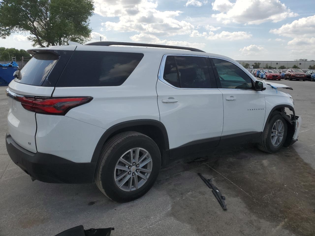 2022 Chevrolet Traverse - Image 3