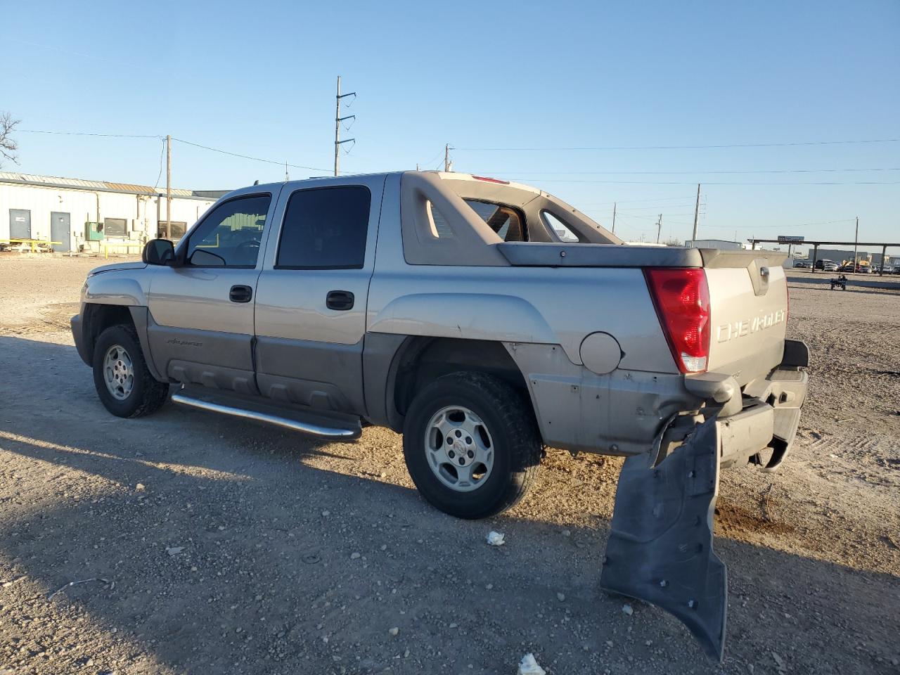 2006 Chevrolet Avalanche - Image 2