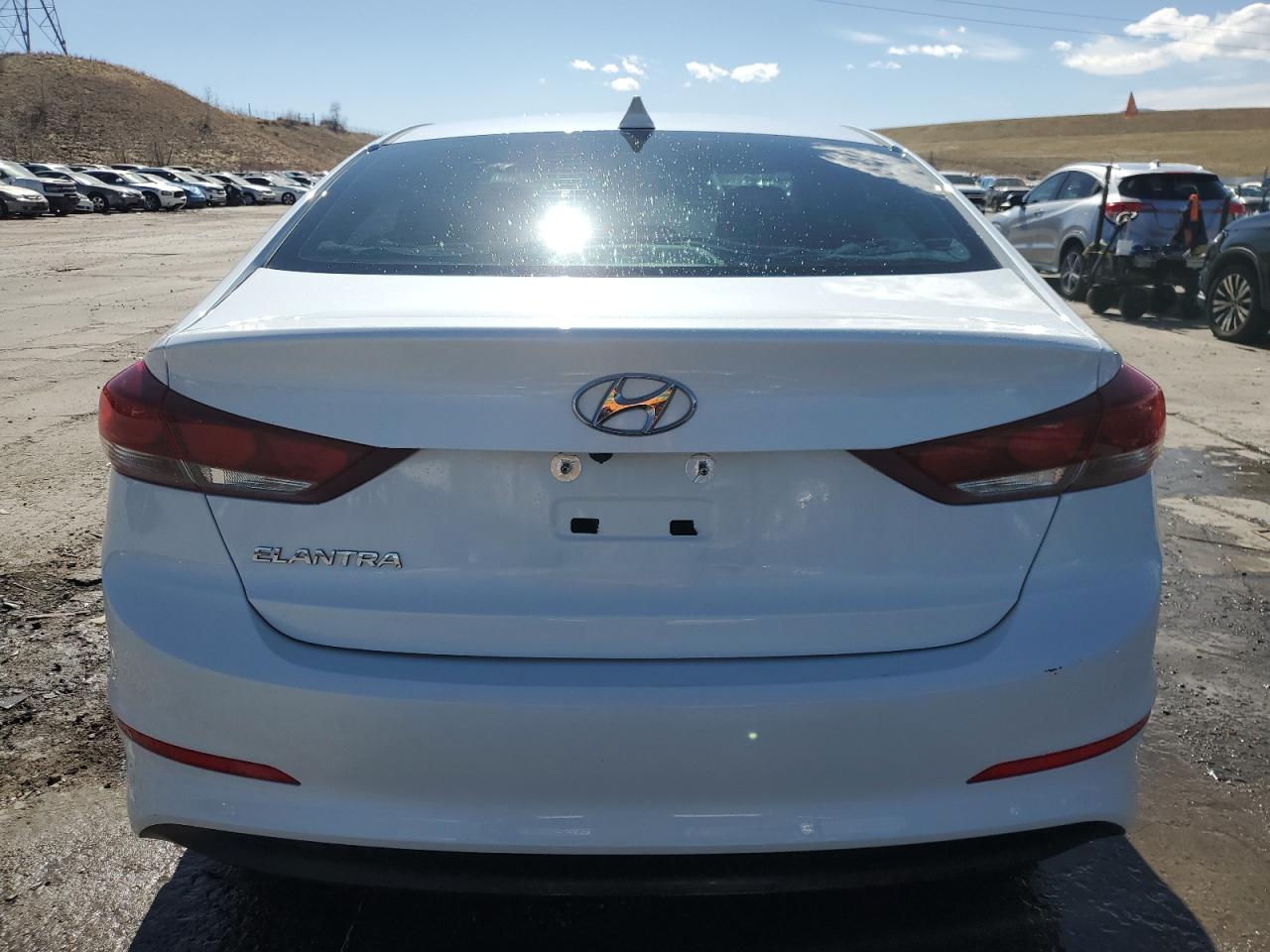 2018 Hyundai Elantra - Image 6