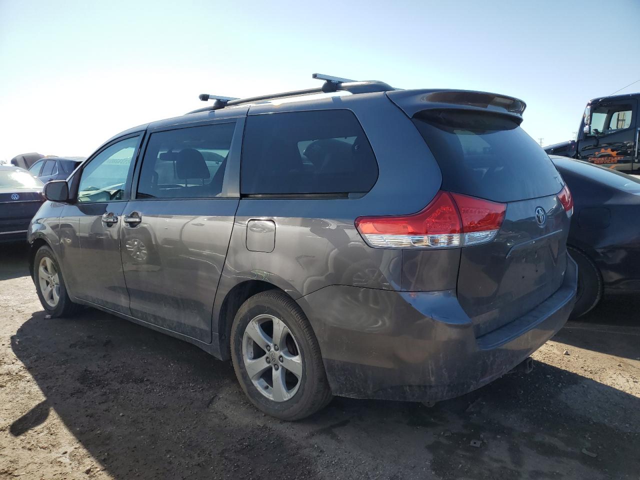2011 Toyota Sienna - Image 2