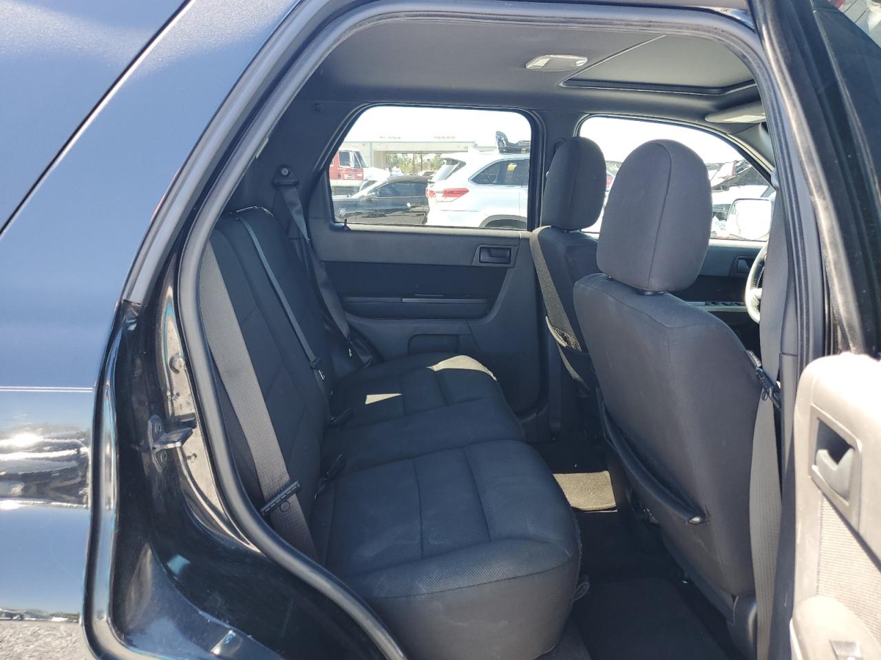 2010 Ford Escape - Image 11