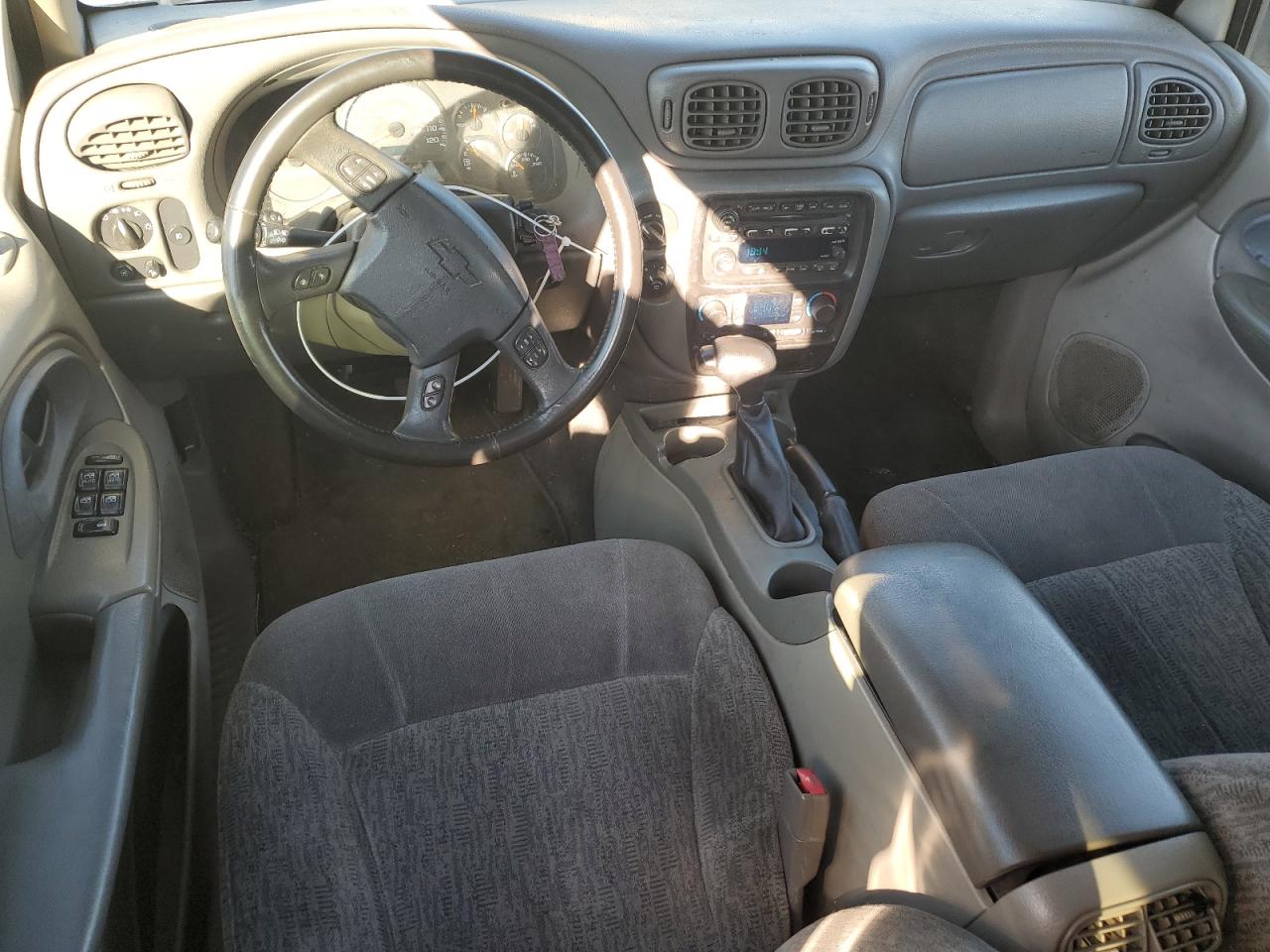 2004 Chevrolet TrailBlazer - Image 8