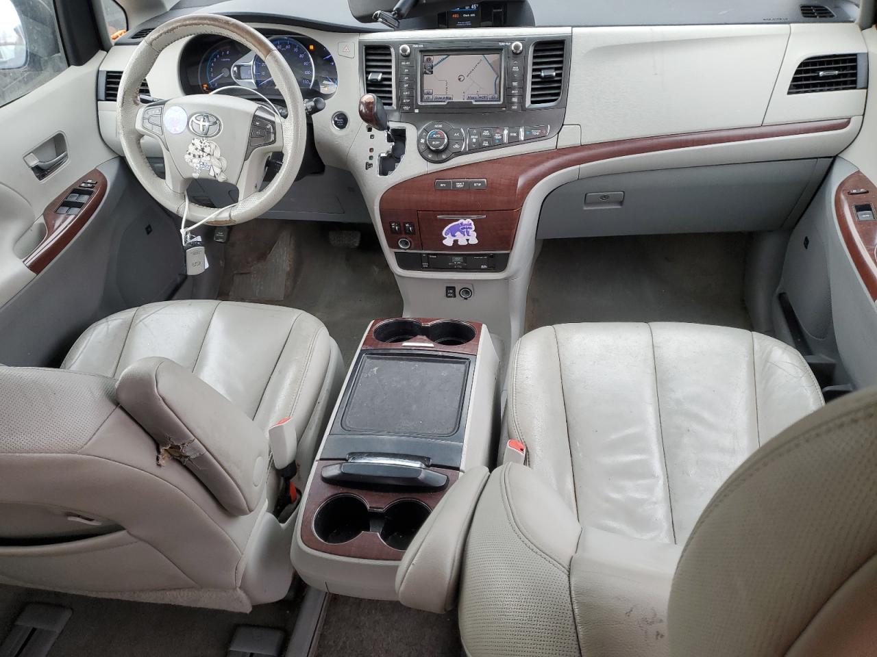 2014 Toyota Sienna - Image 8