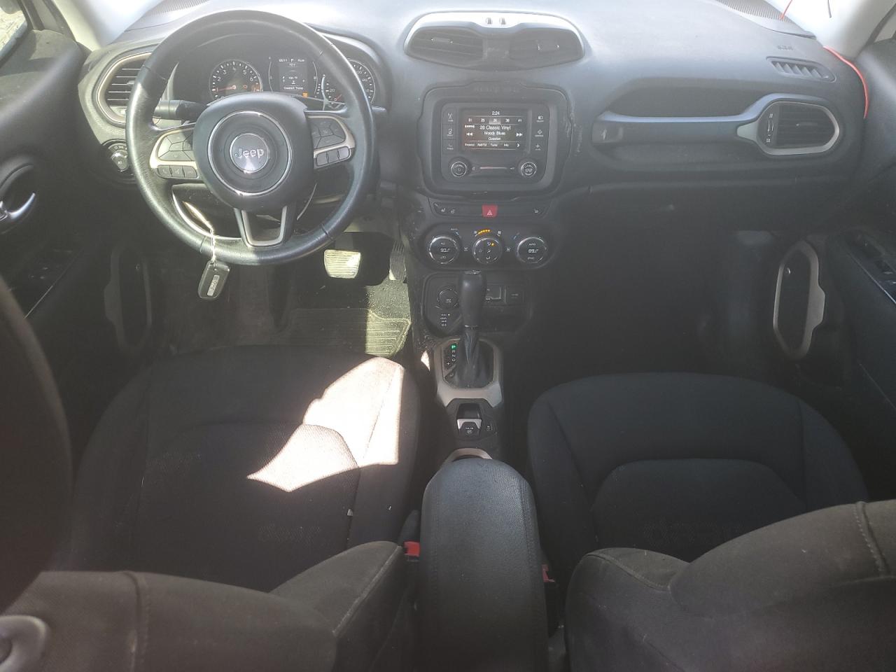 2017 Jeep Renegade - Image 8