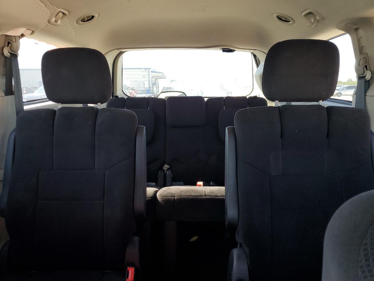 2014 Dodge Caravan - Image 10