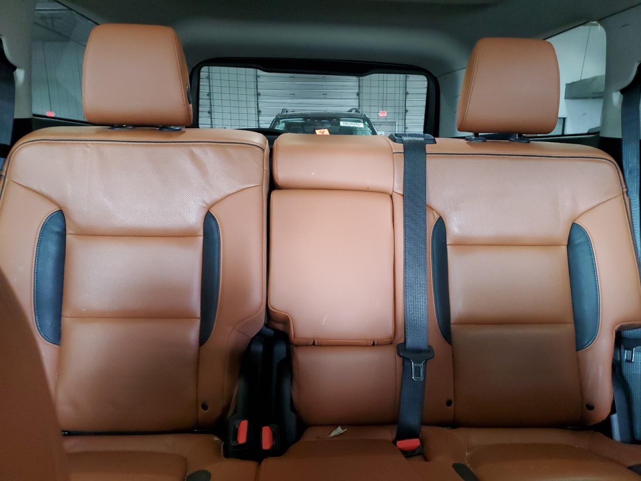 2017 GMC Acadia - Image 10