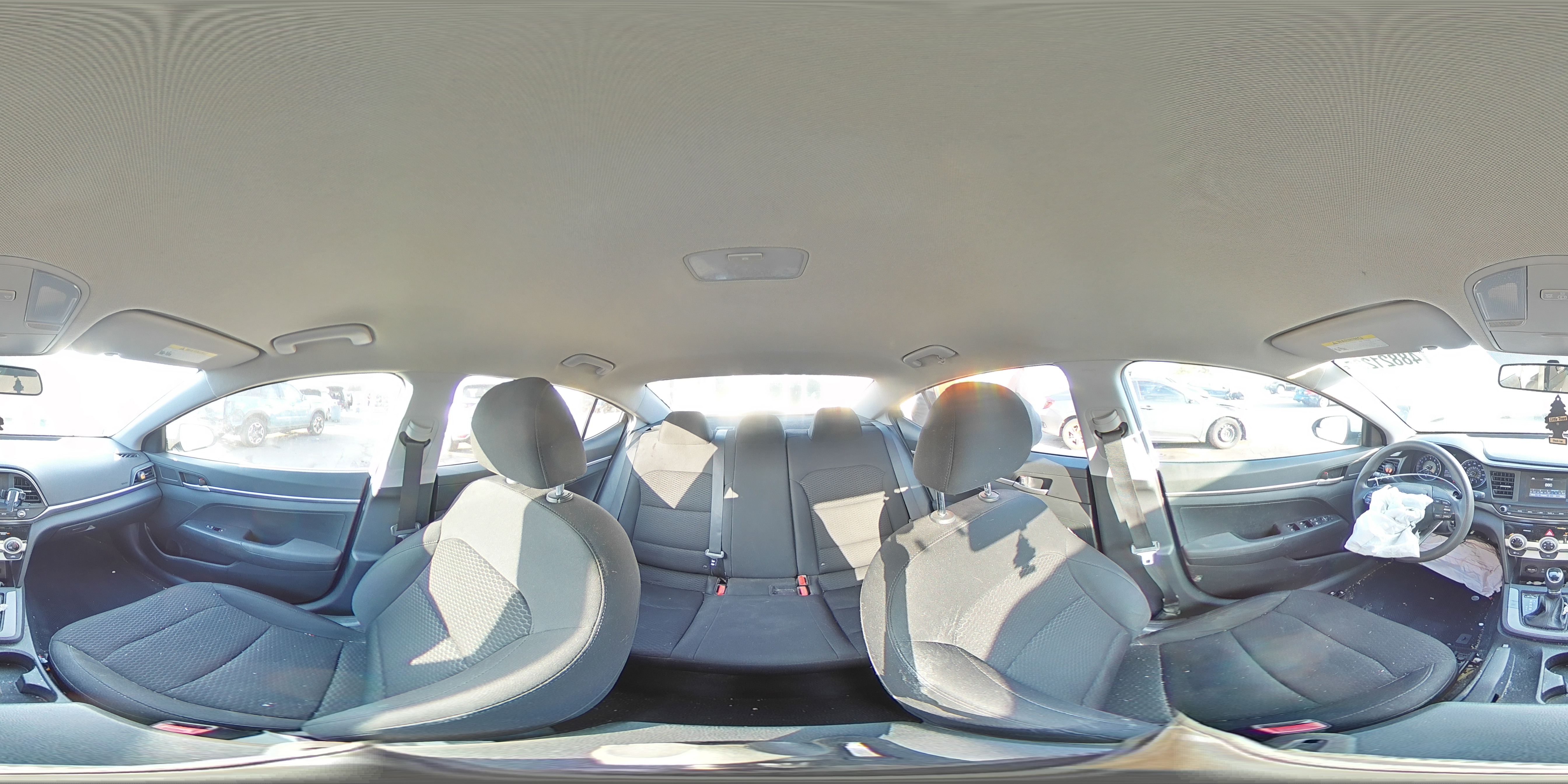 2019 Hyundai Elantra - Image 12