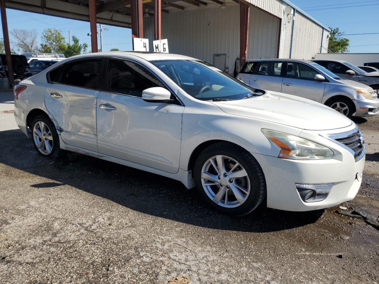 2015 Nissan Altima - Image 4