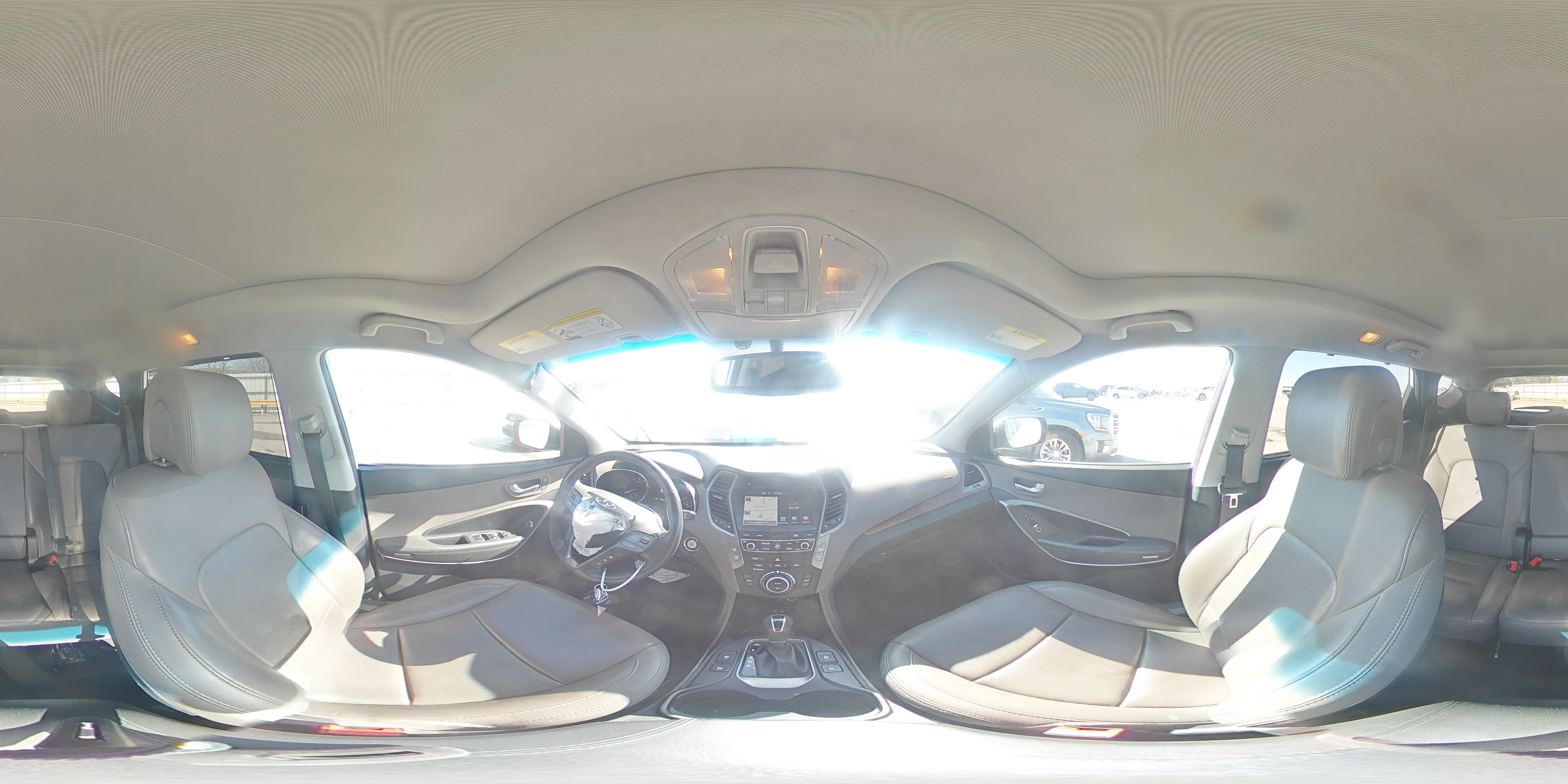 2018 Hyundai Santa Fe - Image 16