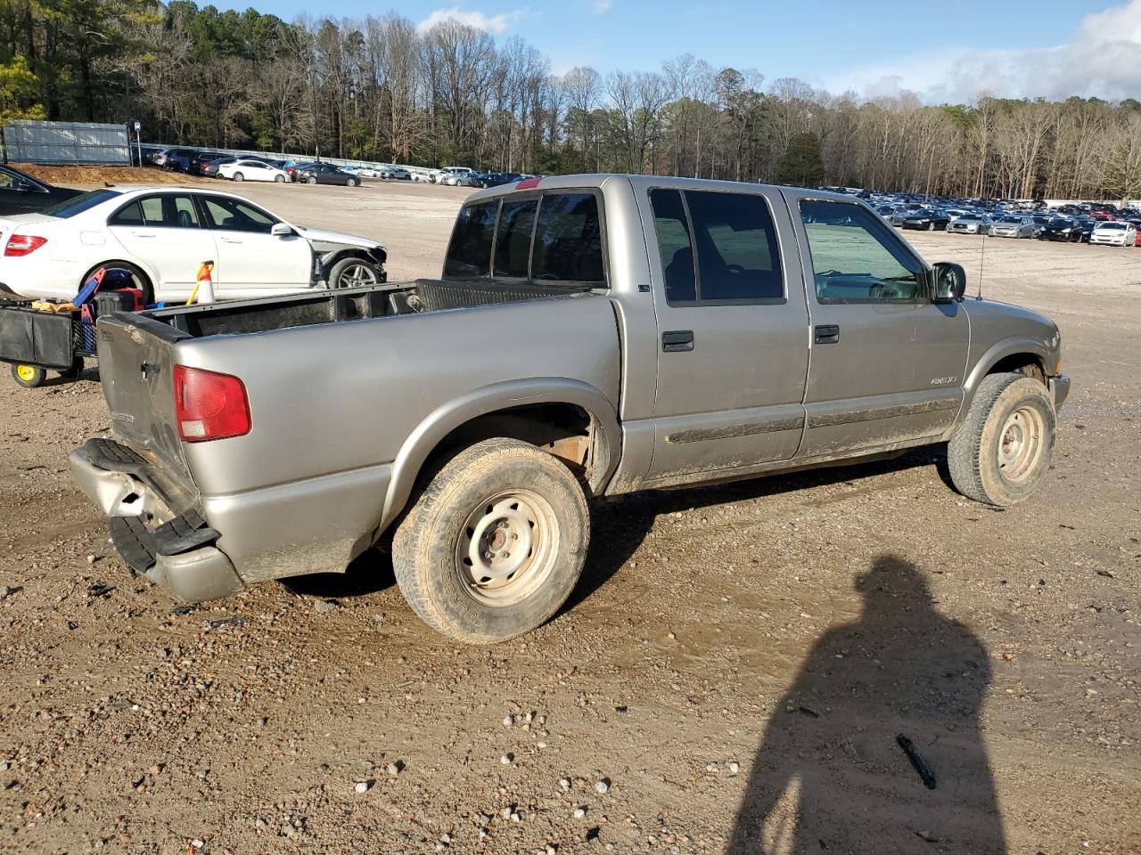 2003 Chevrolet S-10 Pickup - Image 3