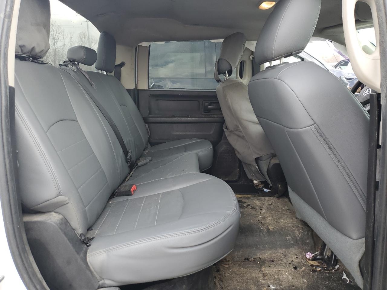 2015 RAM 3500 - Image 10