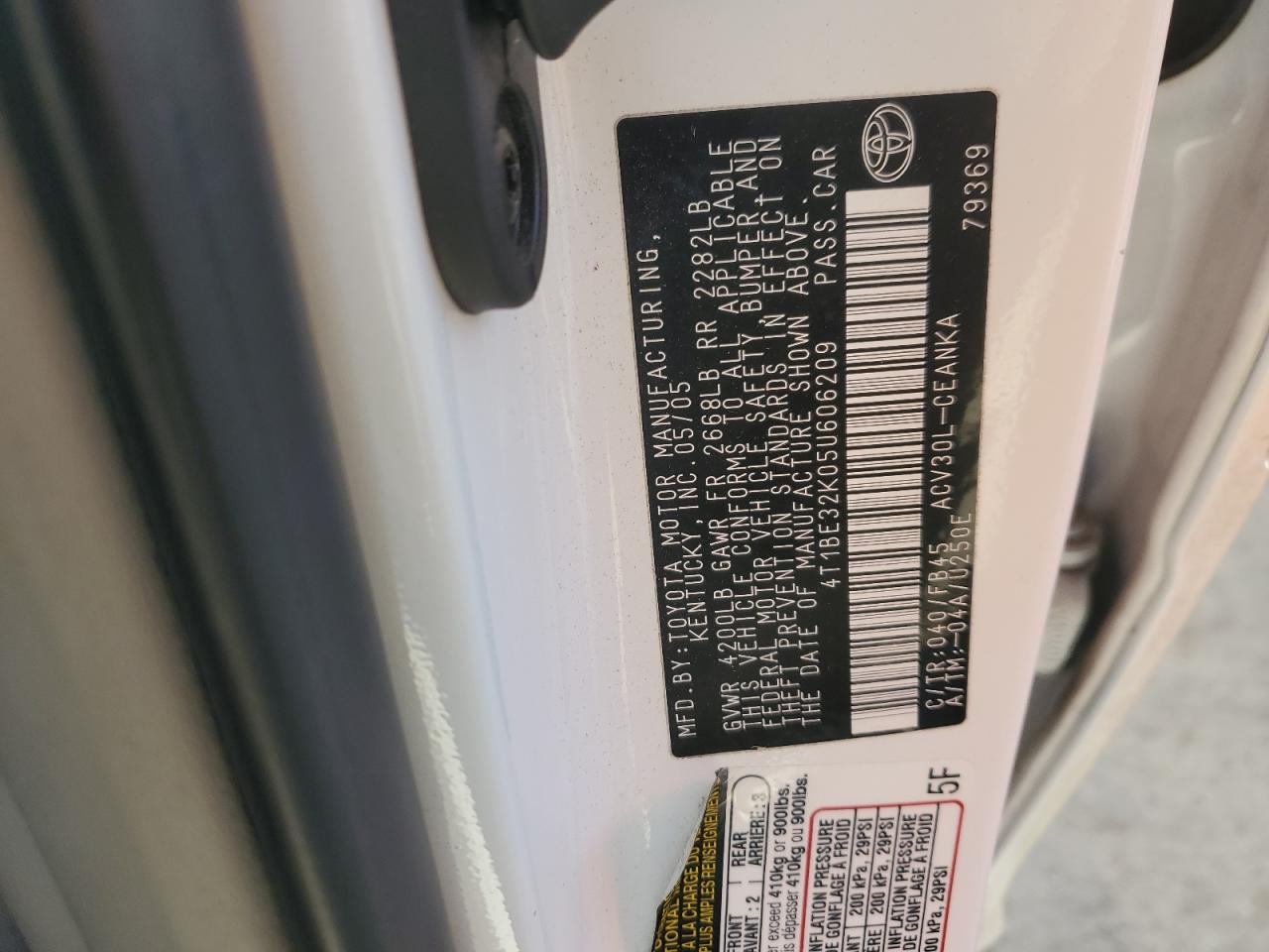 2005 Toyota Camry - Image 12