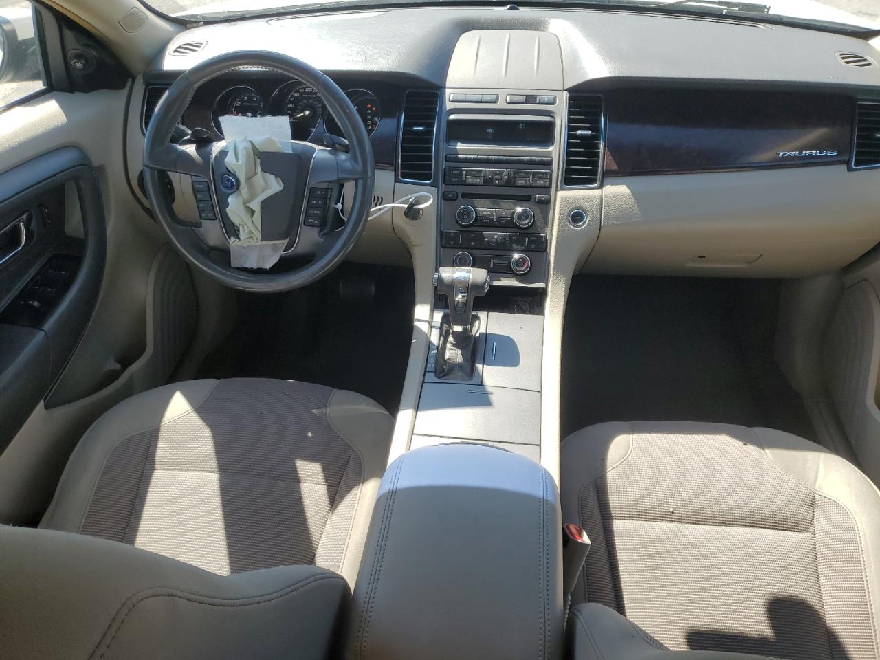 2010 Ford Taurus - Image 8