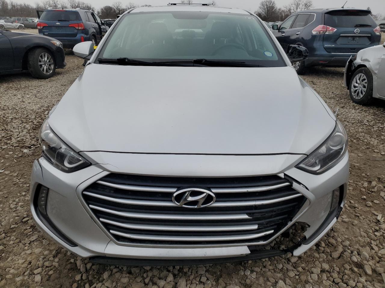 2018 Hyundai Elantra - Image 5