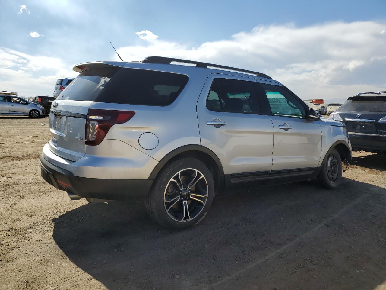 2015 Ford Explorer - Image 3