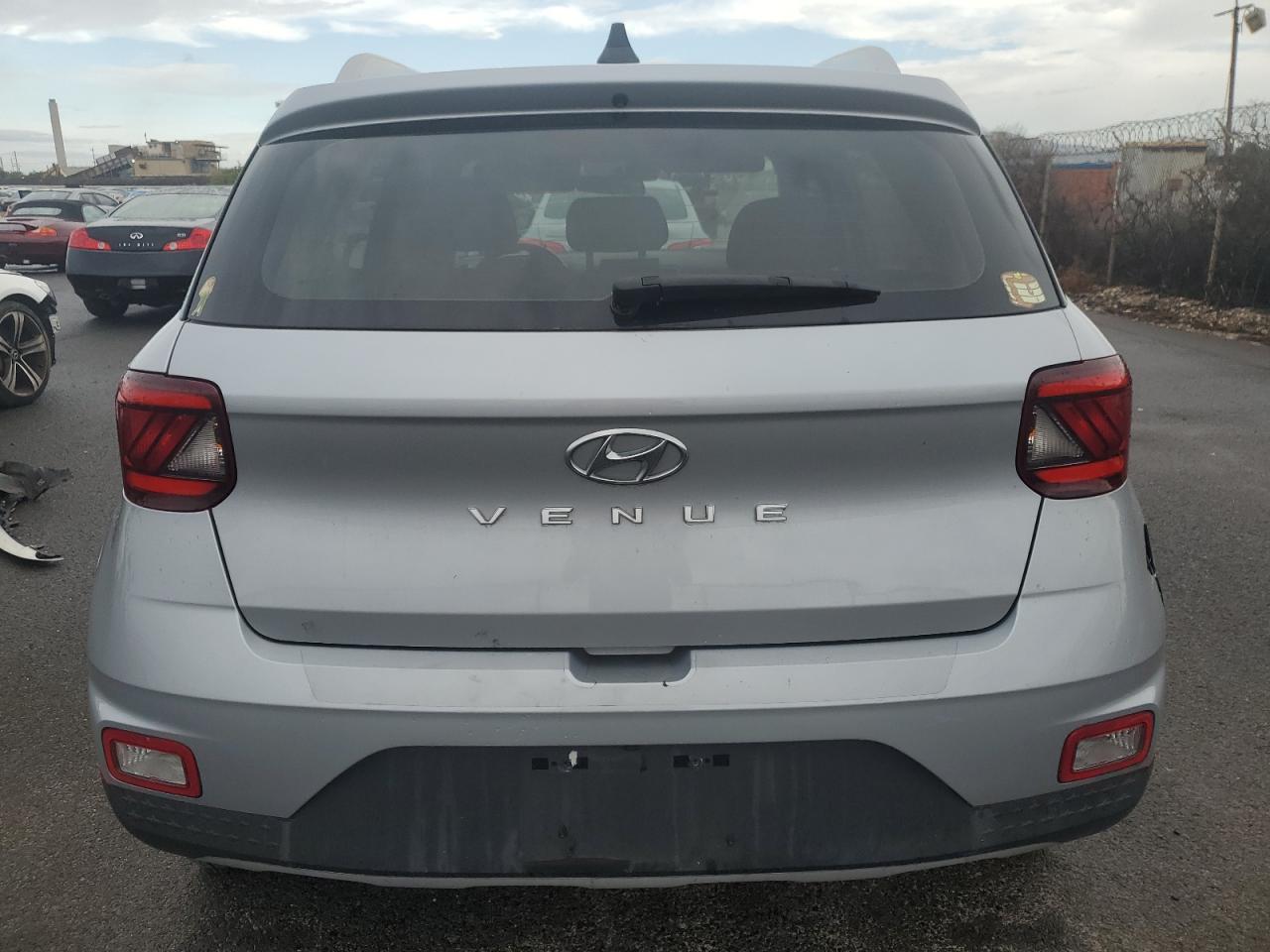 2022 Hyundai Venue - Image 6