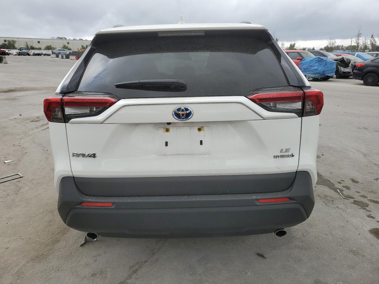 2024 Toyota RAV 4 - Image 6