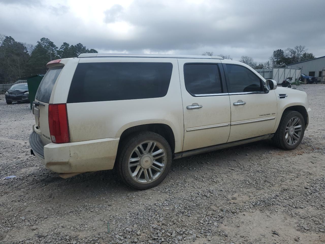 2010 Cadillac Escalade - Image 3