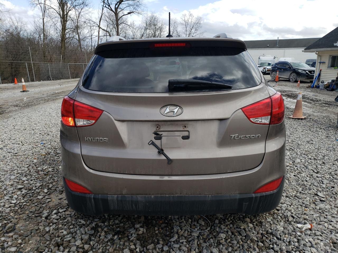 2011 Hyundai Tucson - Image 6