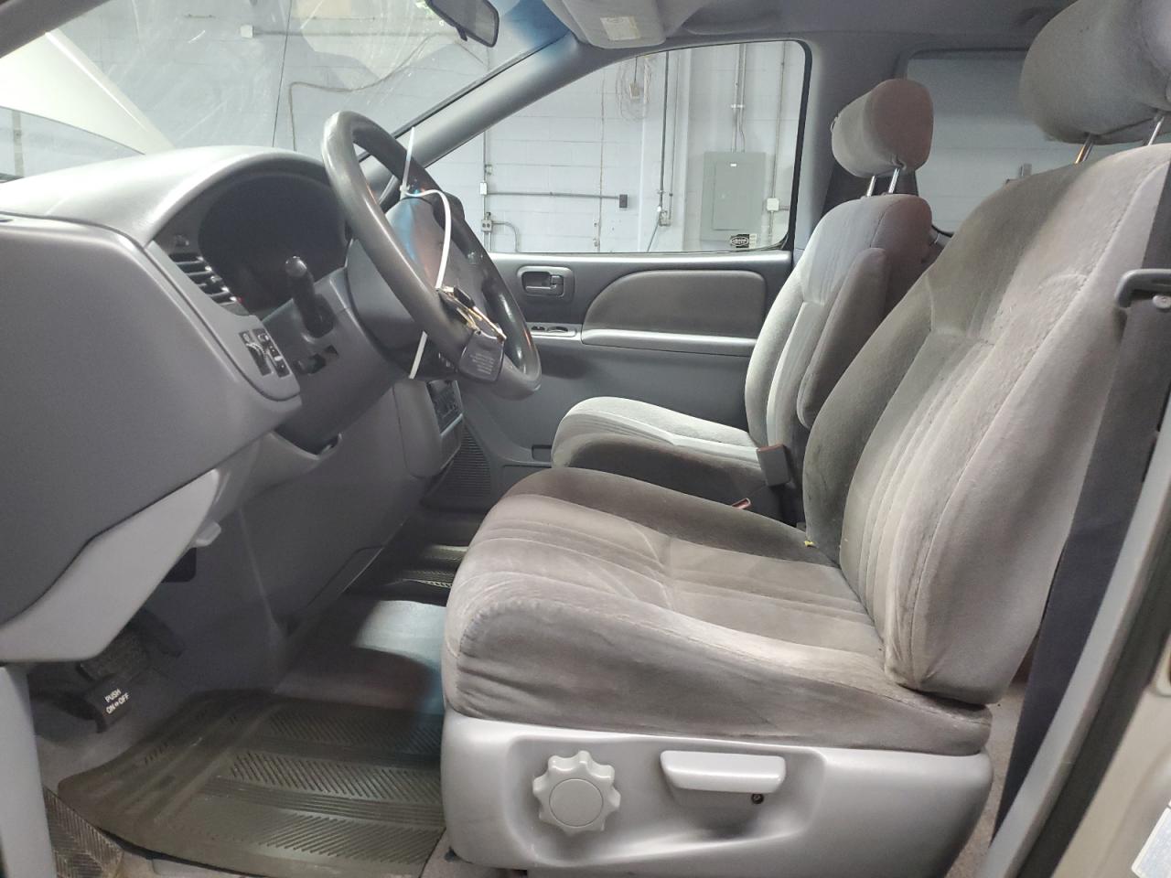 2003 Toyota Sienna - Image 7