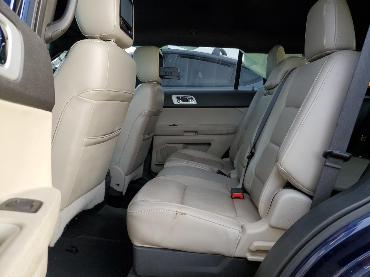 2011 Ford Explorer - Image 11