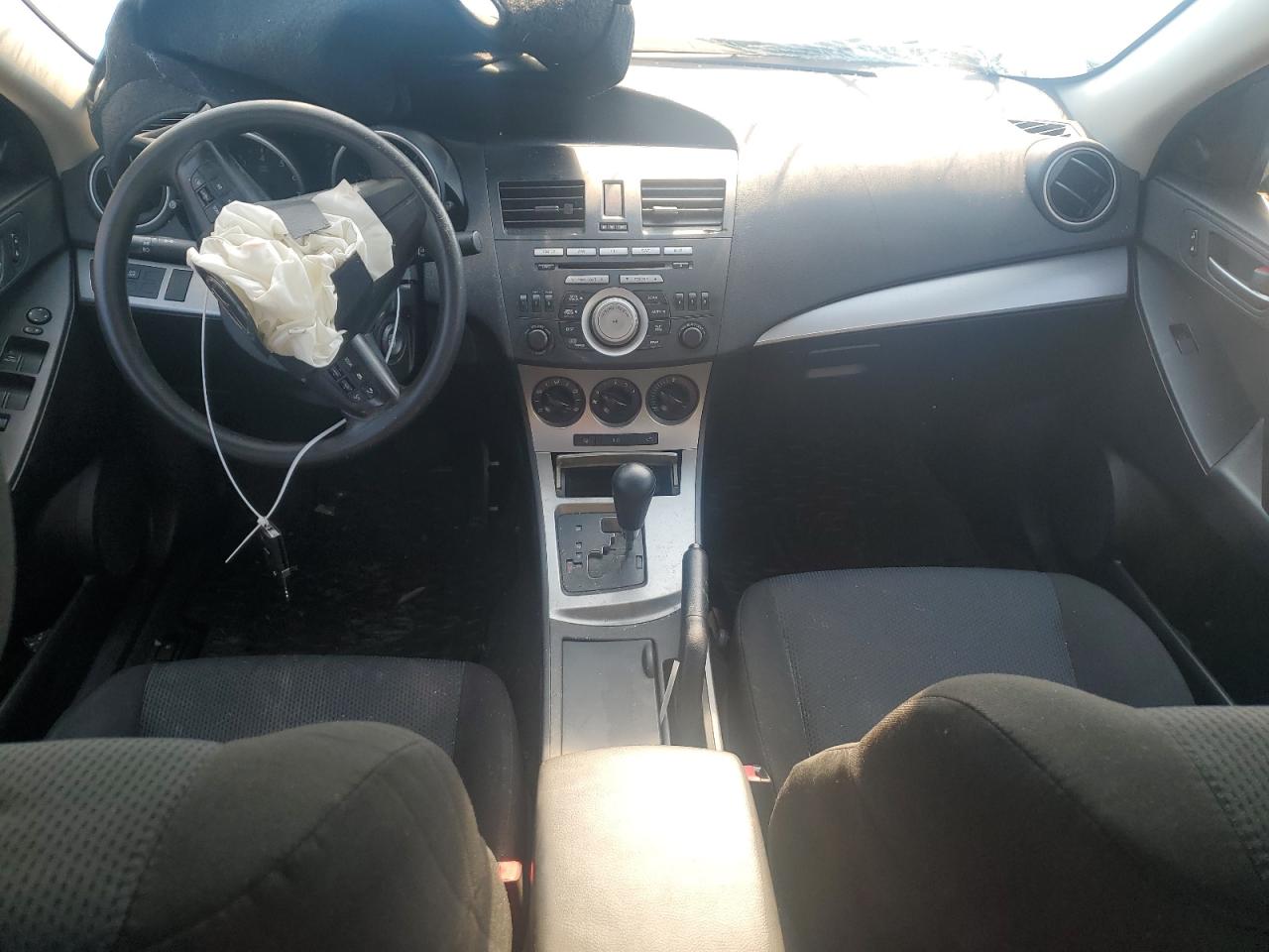 2010 Mazda 3 - Image 8