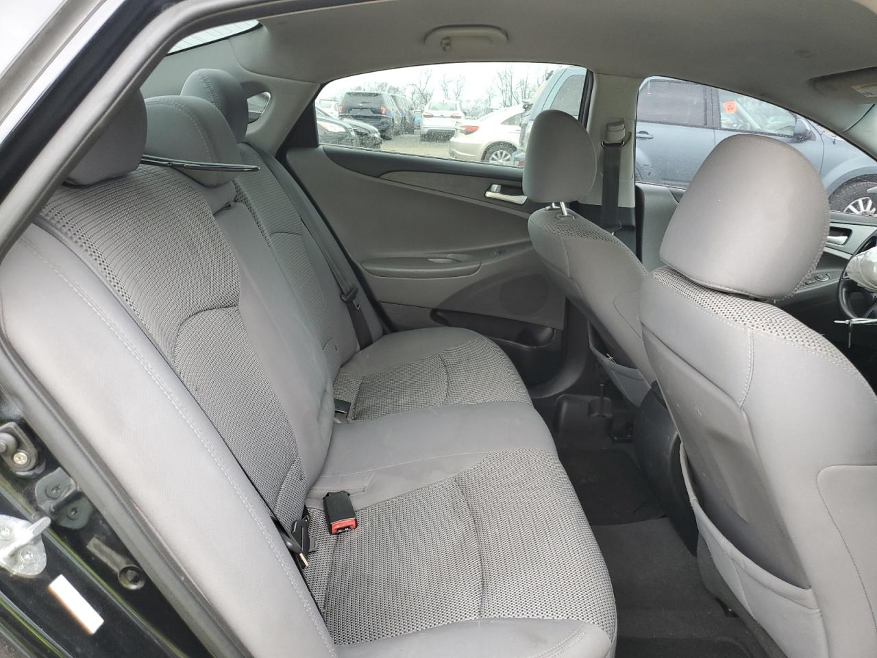 2011 Hyundai Sonata - Image 10