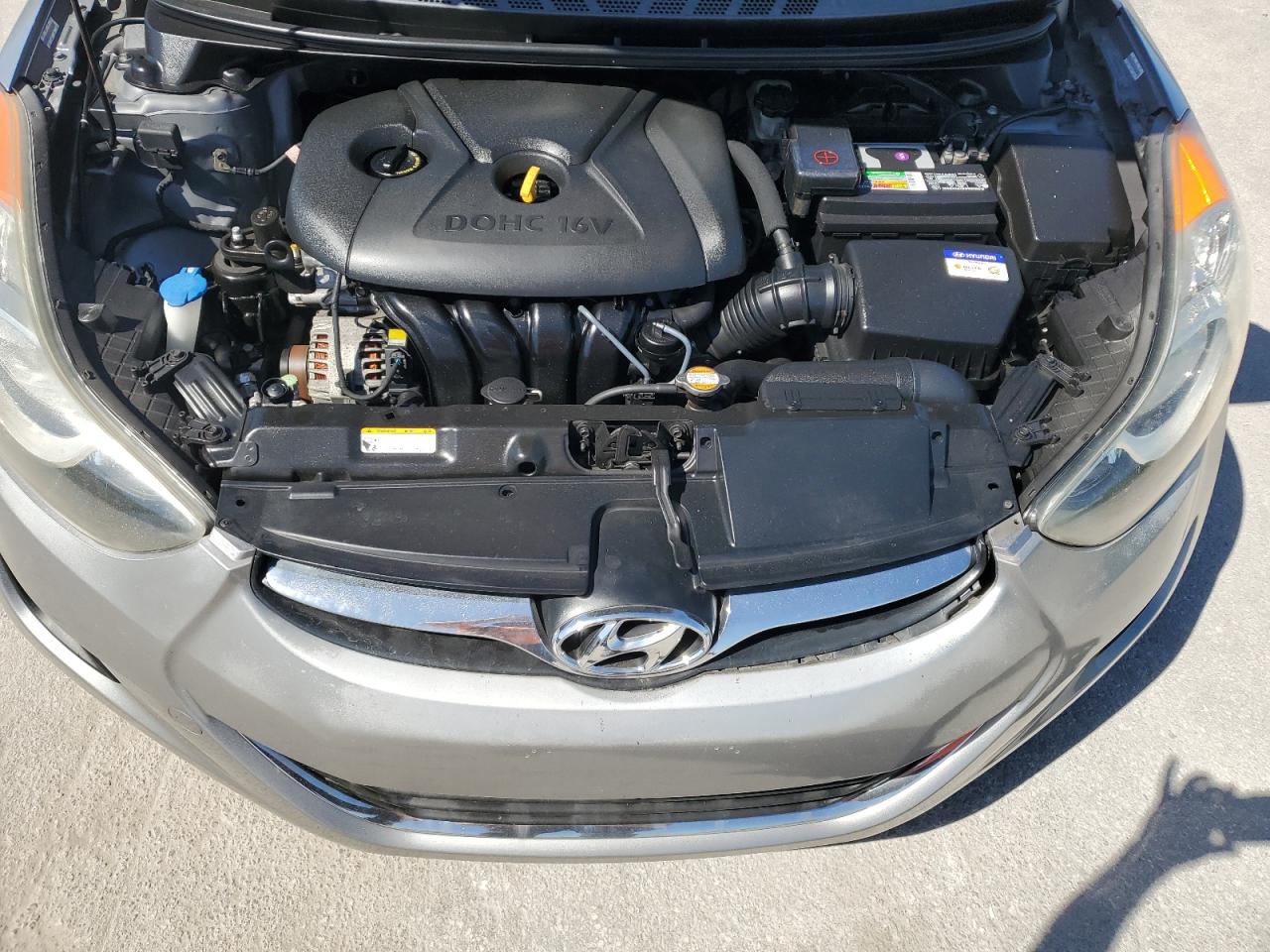 2011 Hyundai Elantra - Image 11