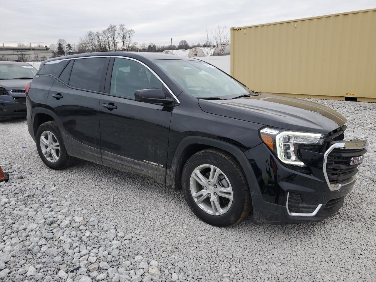 2022 GMC Terrain - Image 4
