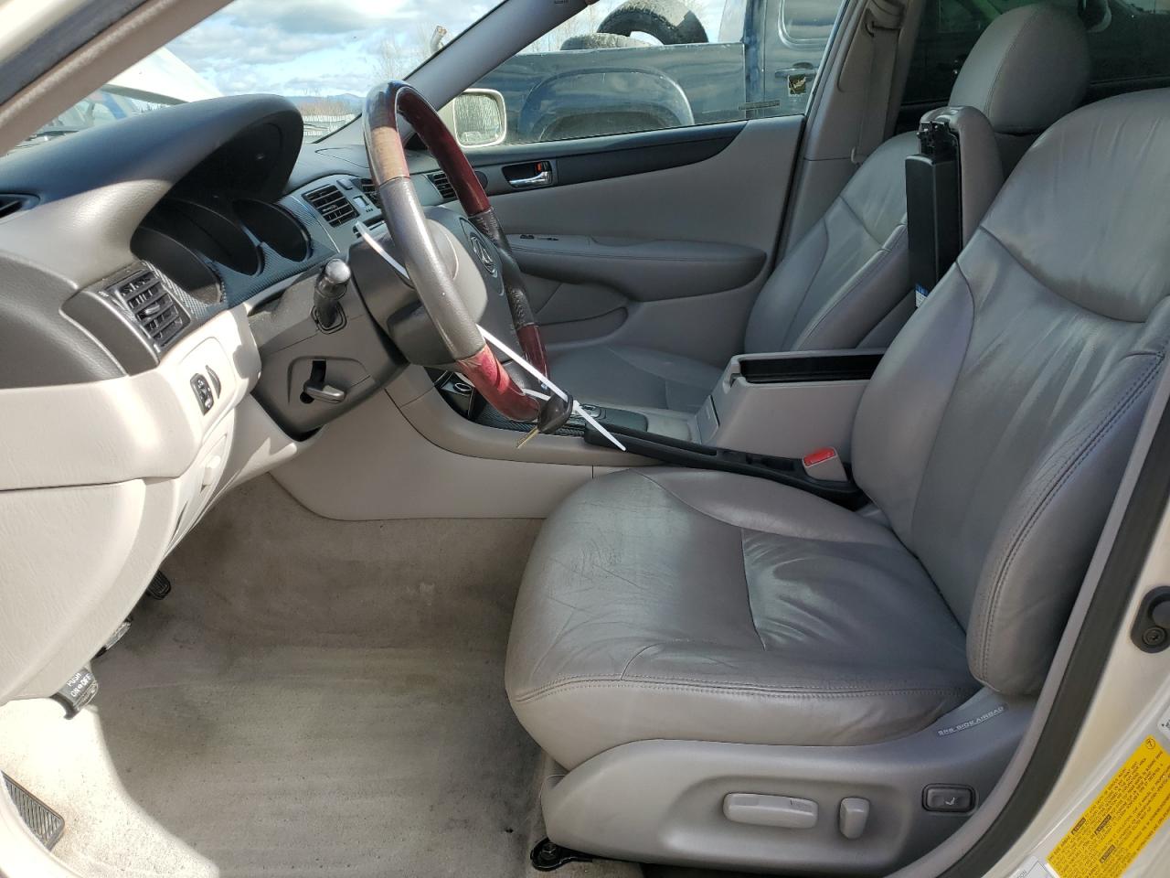 2002 Lexus ES - Image 7