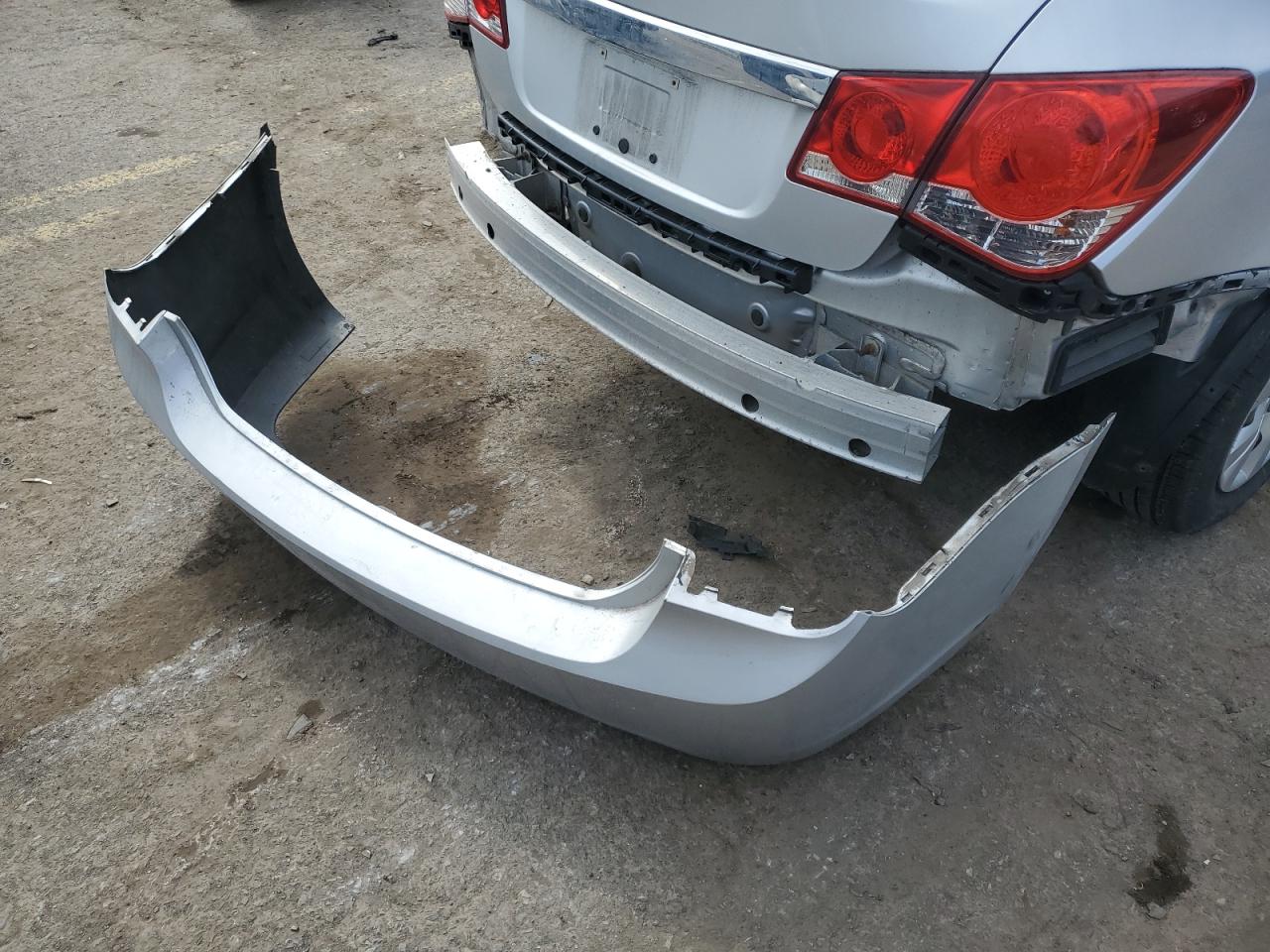 2012 Chevrolet Cruze - Image 14