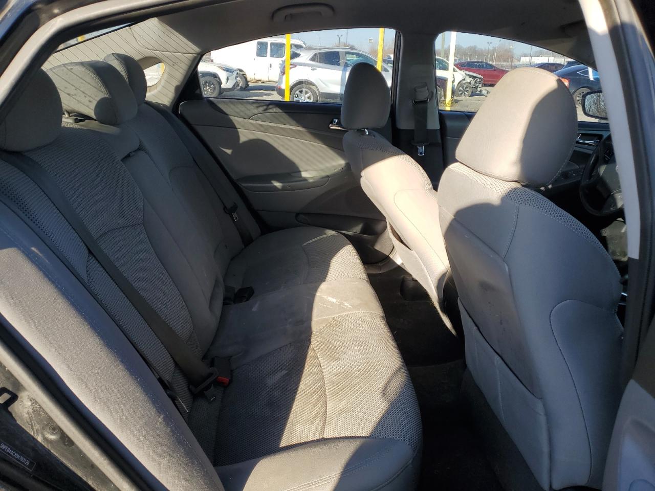 2013 Hyundai Sonata - Image 10