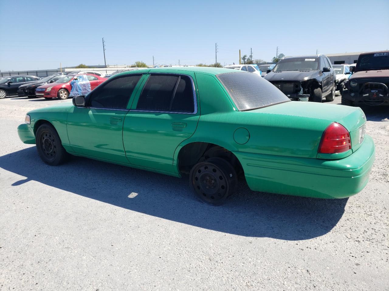 2010 Ford Crown Victoria - Image 2