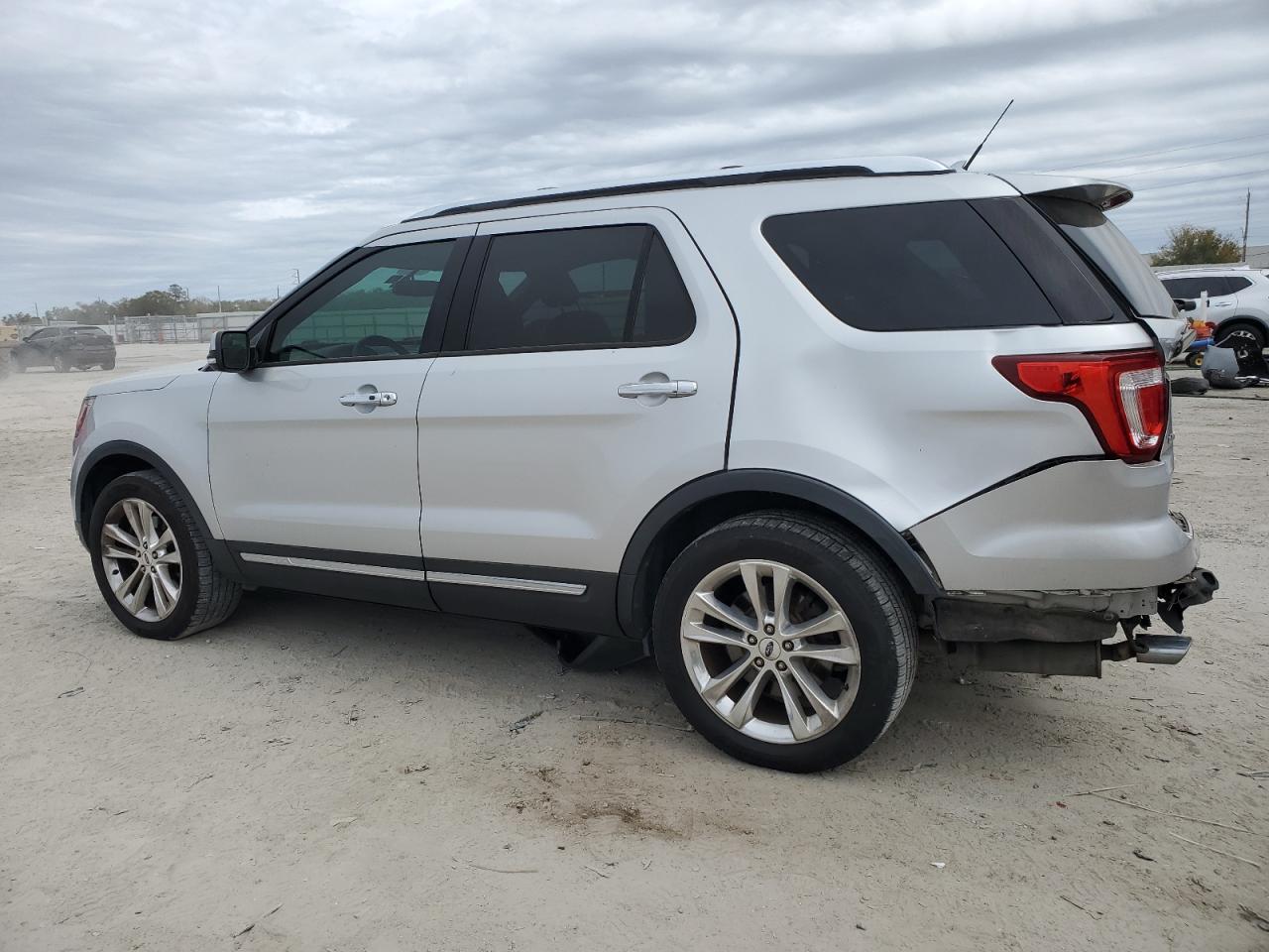 2018 Ford Explorer - Image 2