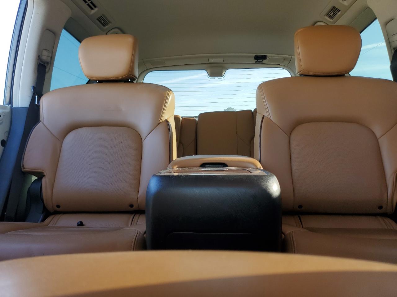 2018 Nissan Armada - Image 10