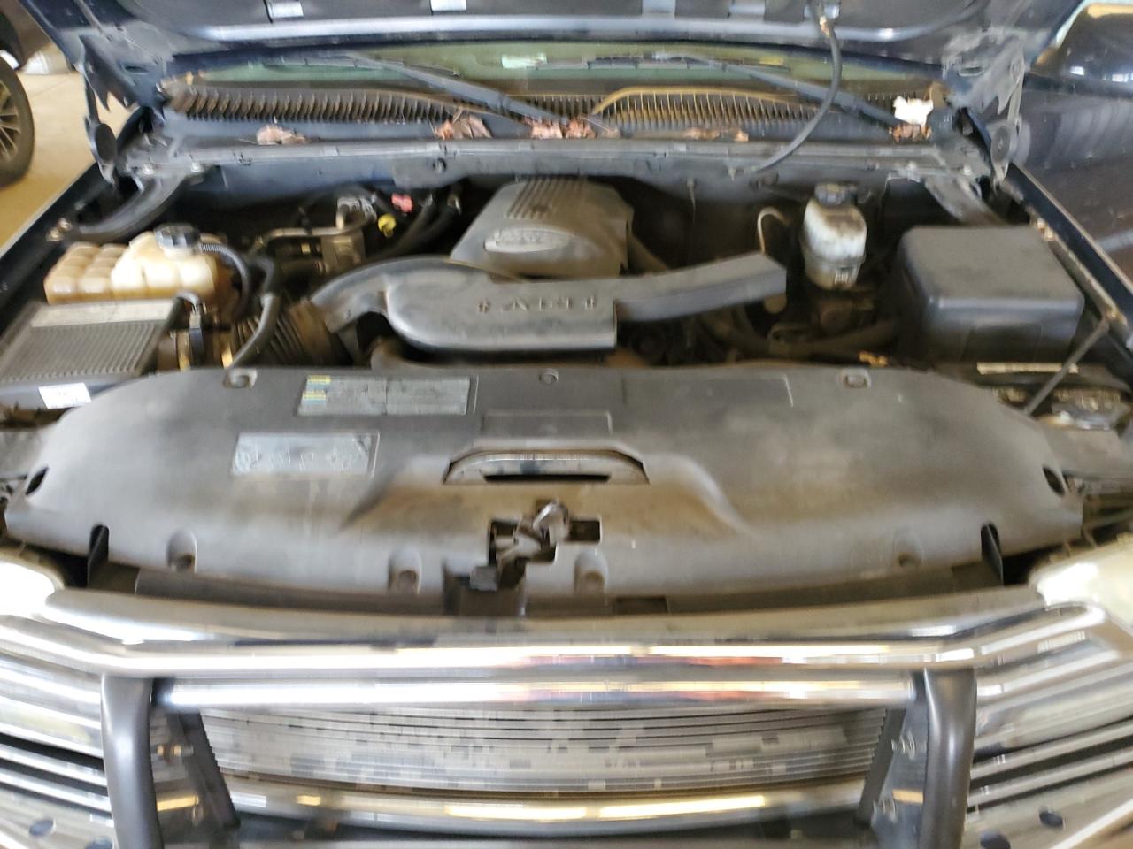 2004 GMC Yukon - Image 12